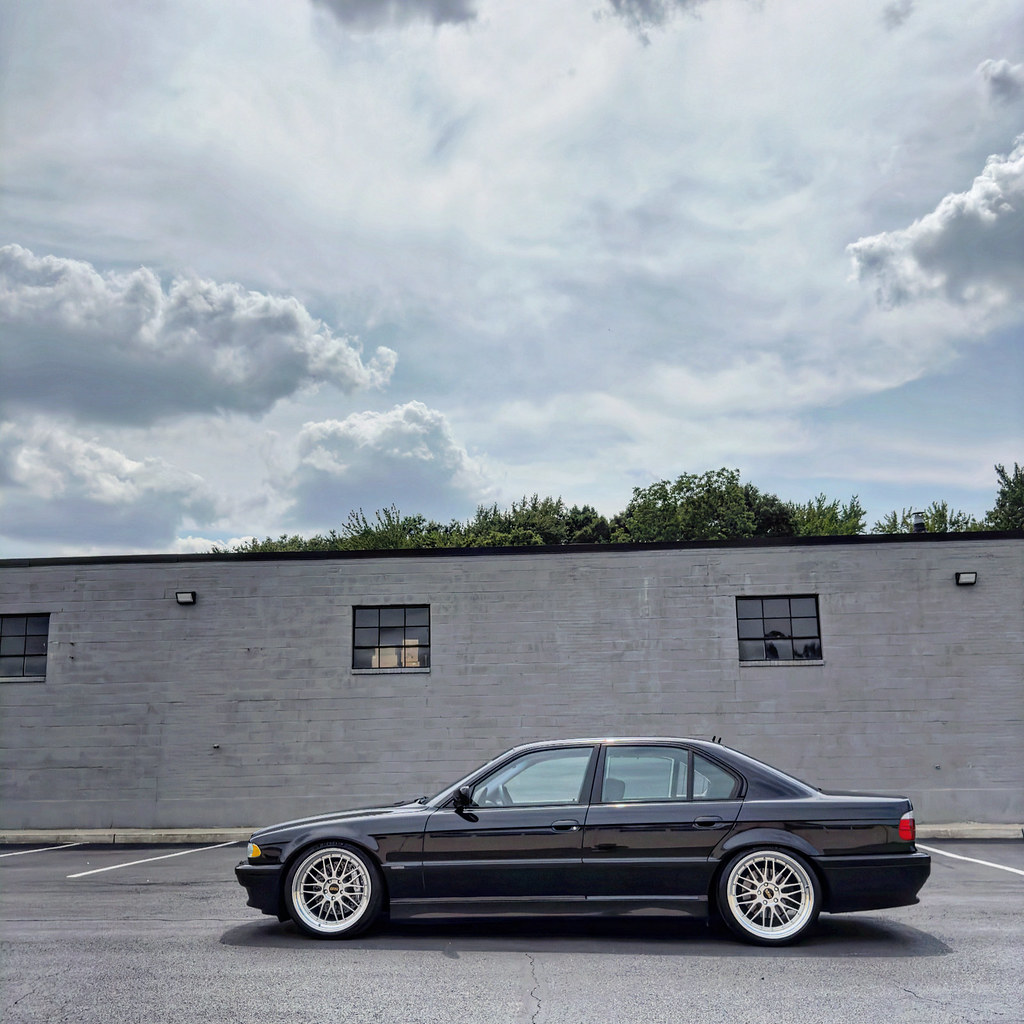 BMW E38 740i side profile